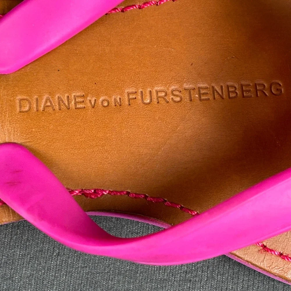 Diane von Furstenberg Hot Pink Love Knot Leather Jelly Thong Flip Flop Sandals 6
